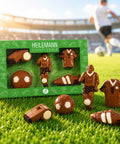 Schokoladen-Fußballfiguren im grünen Heilemann Blister: Spieler, Shirt, Stiefel, Ball